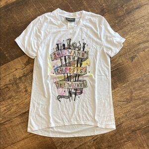 Harry Potter Wand Chooses the Wizard White Graphic Tee